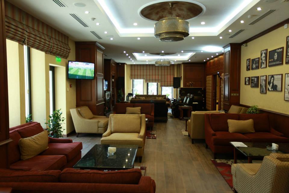 Hotel Ramada By Wyndham Bishkek Centre Extérieur photo