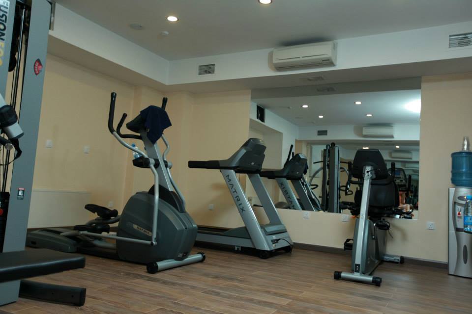 Hotel Ramada By Wyndham Bishkek Centre Extérieur photo