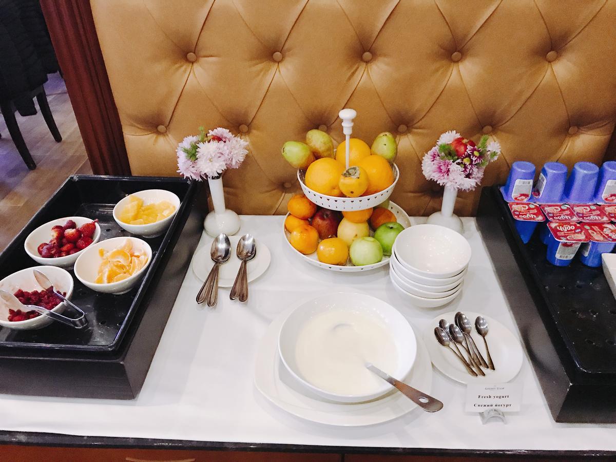 Hotel Ramada By Wyndham Bishkek Centre Extérieur photo