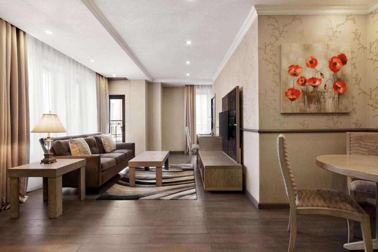 Hotel Ramada By Wyndham Bishkek Centre Extérieur photo