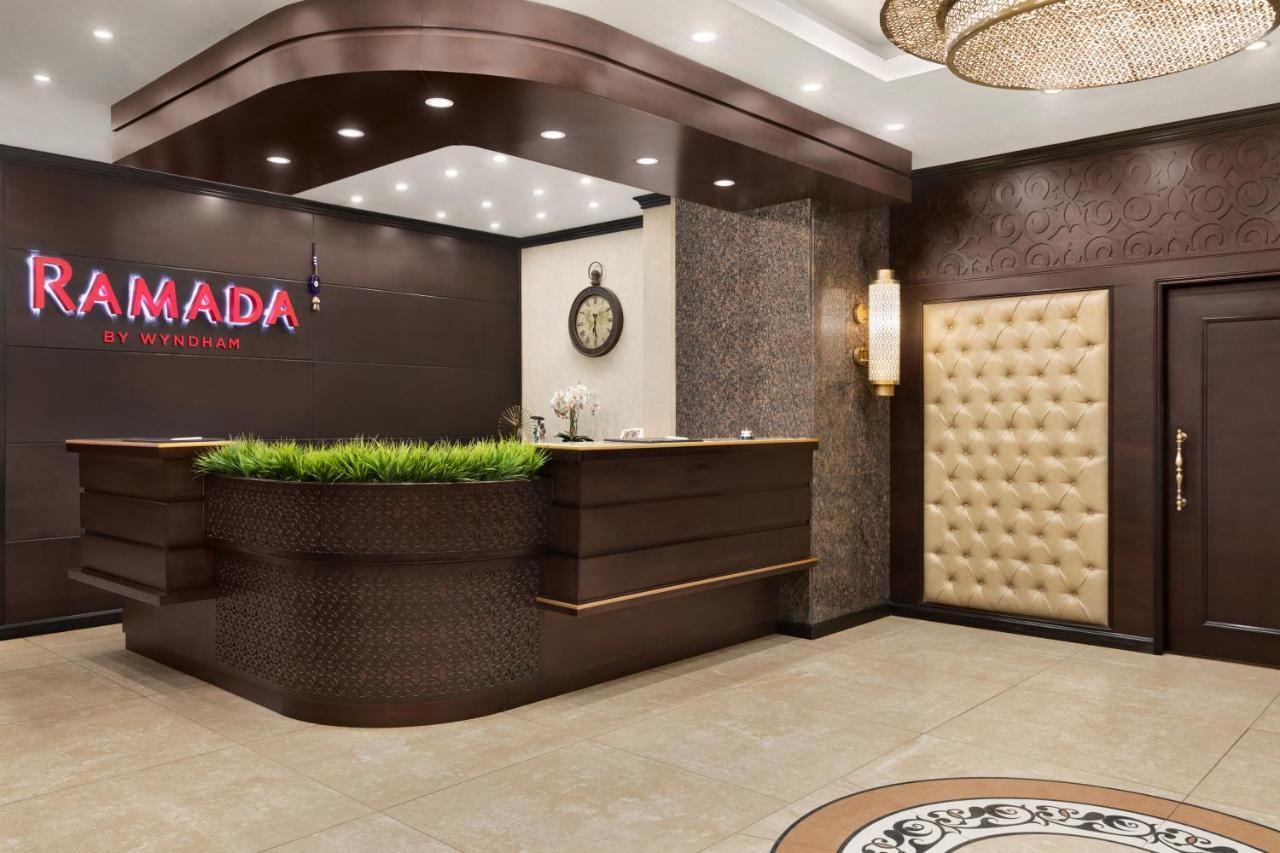 Hotel Ramada By Wyndham Bishkek Centre Extérieur photo